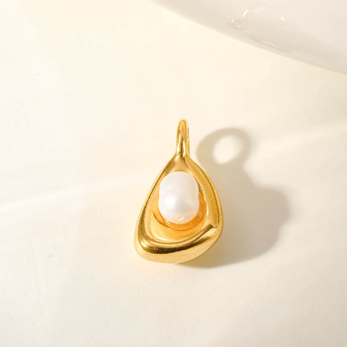Star Pendant In 304 Stainless Steel With 18K Real Gold Plated PVD Coating 0.03µm Featuring Artificial Pearl, 1 PCS Package