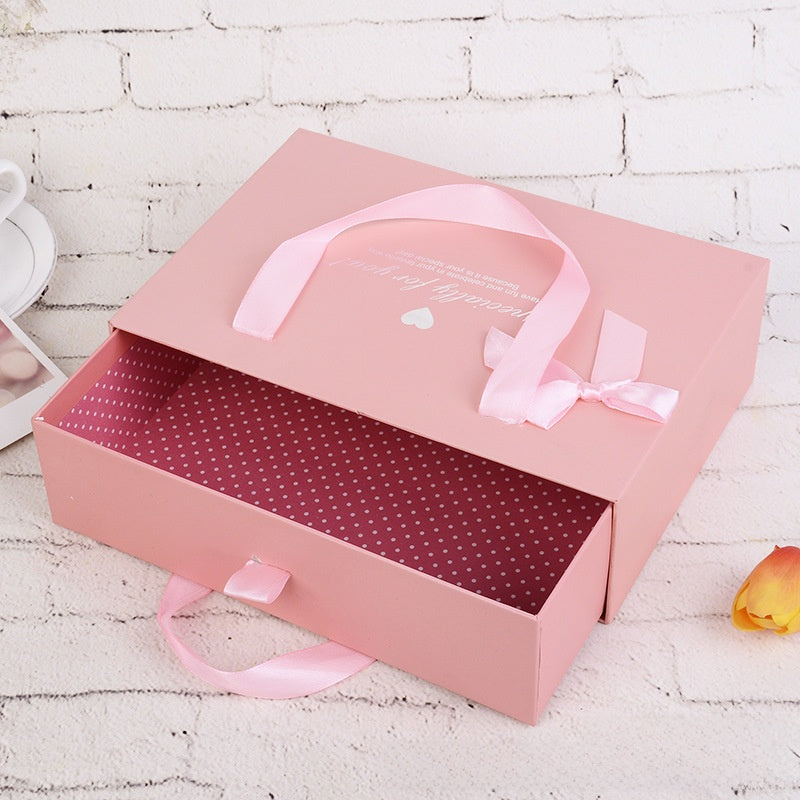 Cute Paper Jewelry Box In Natural Pink, Ideal For Gift Wrapping Supplies And Party Activities