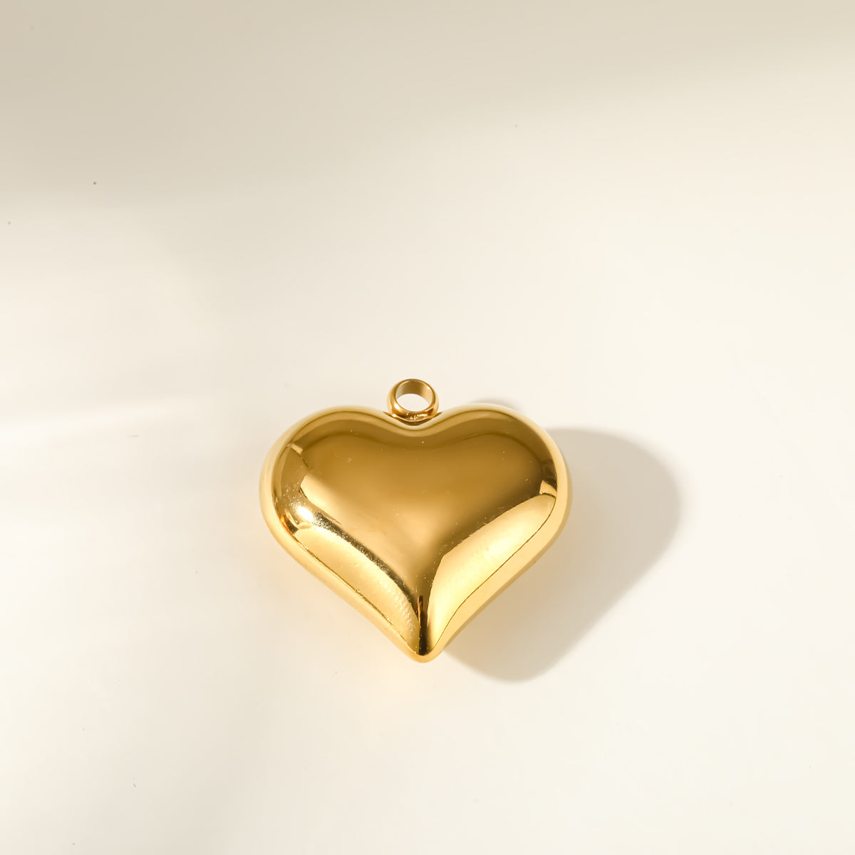 Heart Shape Pendant In 304 Stainless Steel With 0.03µm 18K Real Gold PVD Coated Electroplated Finish, 1 PCS Package
