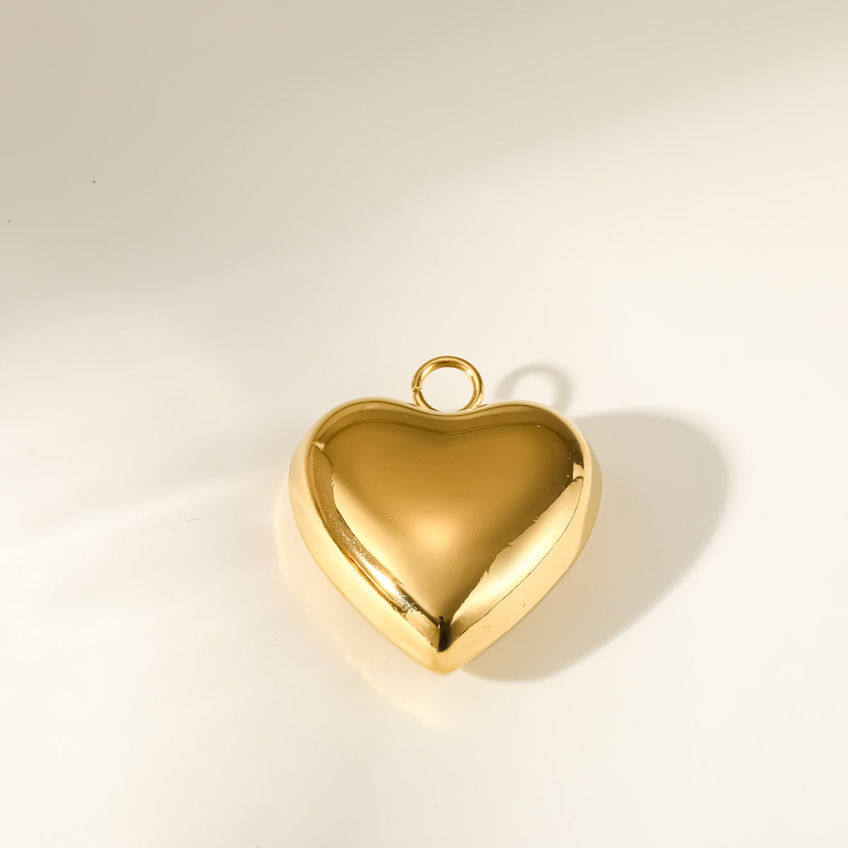 Heart Shape Pendant In 304 Stainless Steel With 0.03µm 18K Real Gold PVD Coated Electroplated Finish, 1 PCS Package