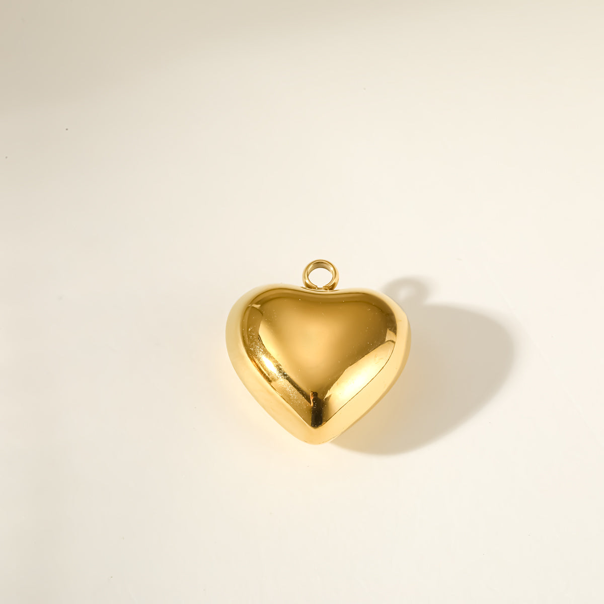 Heart Shape Pendant In 304 Stainless Steel With 0.03µm 18K Real Gold PVD Coated Electroplated Finish, 1 PCS Package