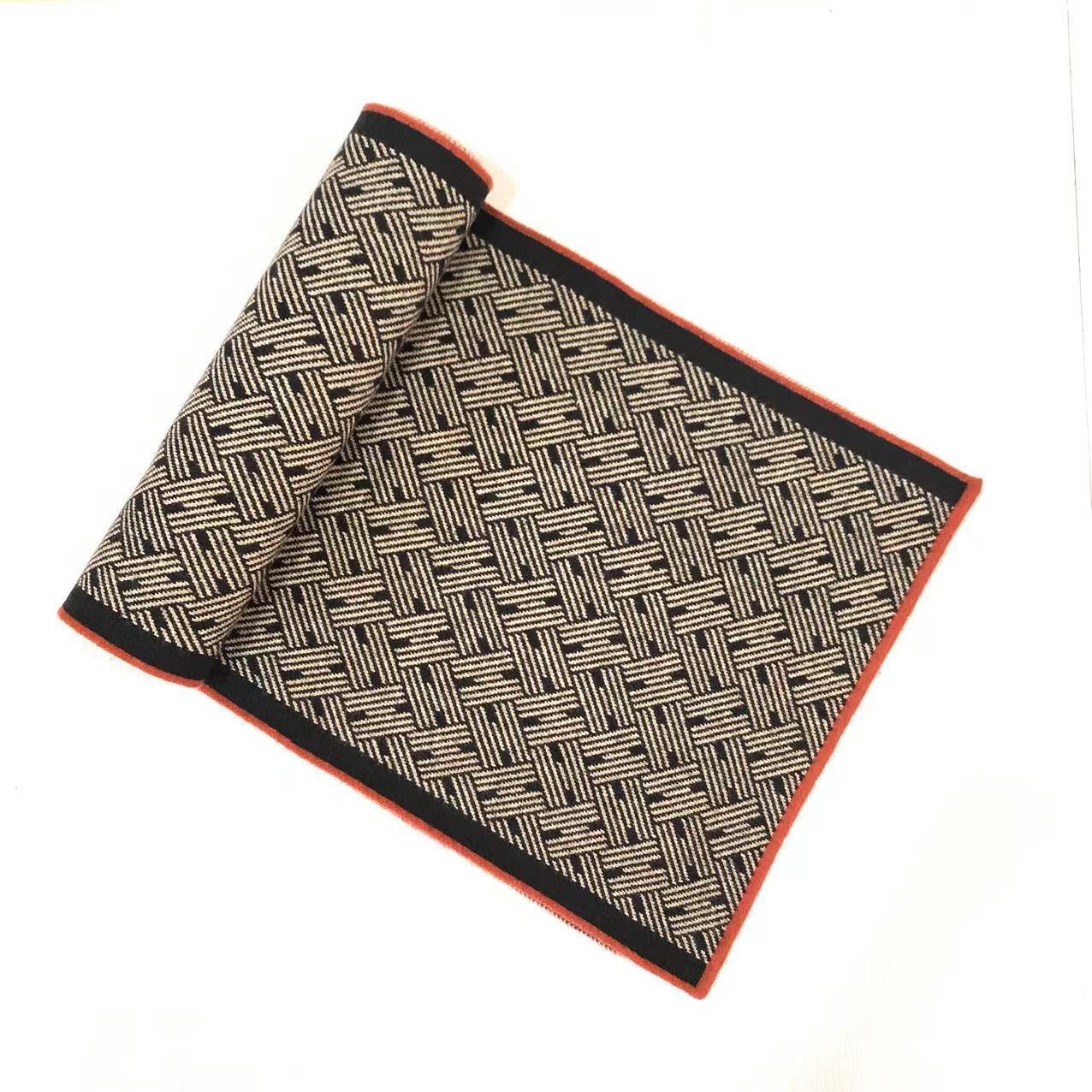 Men's Plaid Knit Scarf In Black & White, Perfect For Autumn And Winter