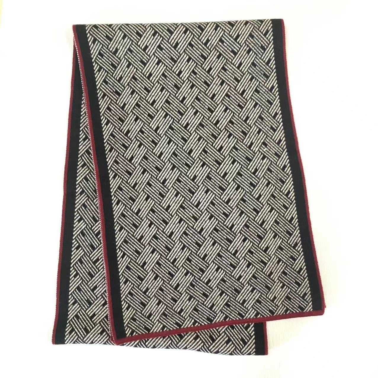 Men's Plaid Knit Scarf In Black & White, Perfect For Autumn And Winter