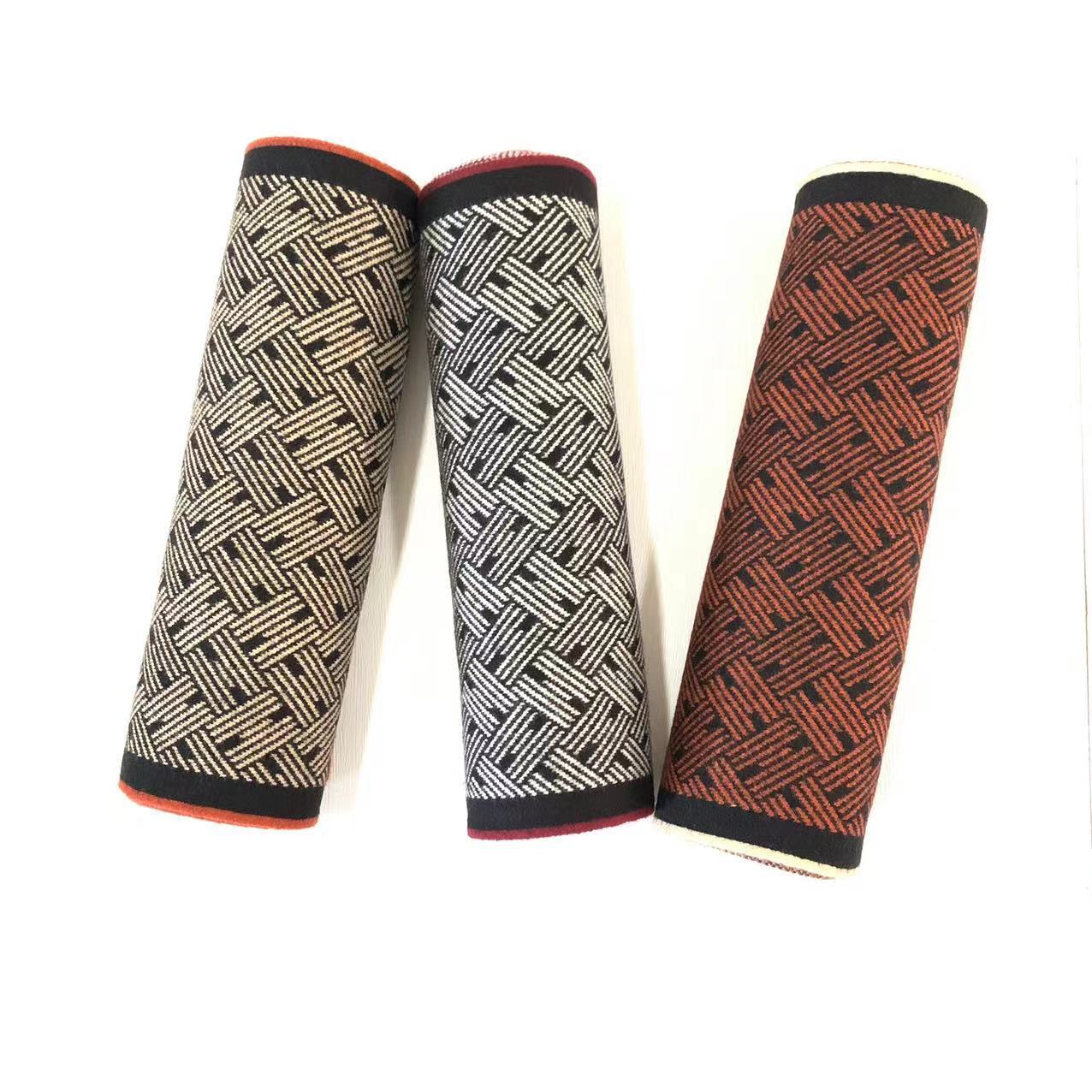 Men's Plaid Knit Scarf In Black & White, Perfect For Autumn And Winter
