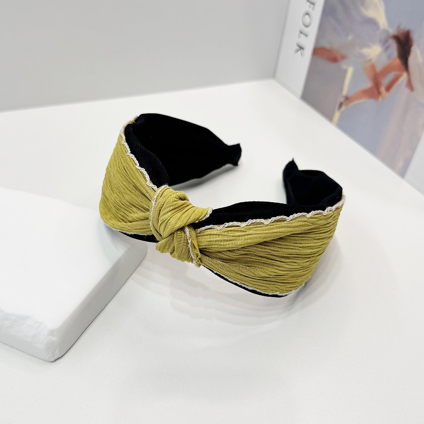 Vintage Style Bow Tie Hair Band For Women Made Of Cloth In Dyed Black