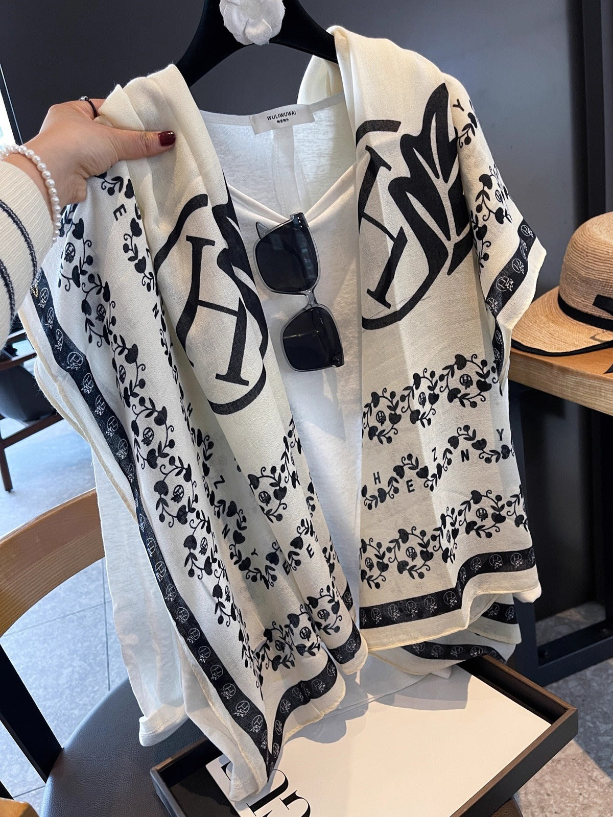 Women's Polyester Scarf Perfect For Summer, Lightweight And Stylish Accessory