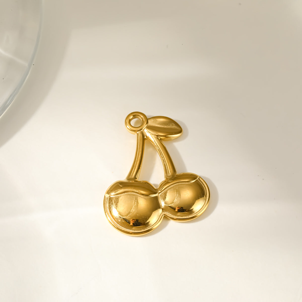 Strawberry Pendant 304 Stainless Steel 18K Gold Plated PVD Coating 0.03µm With Artificial Pearl, 1 PCS
