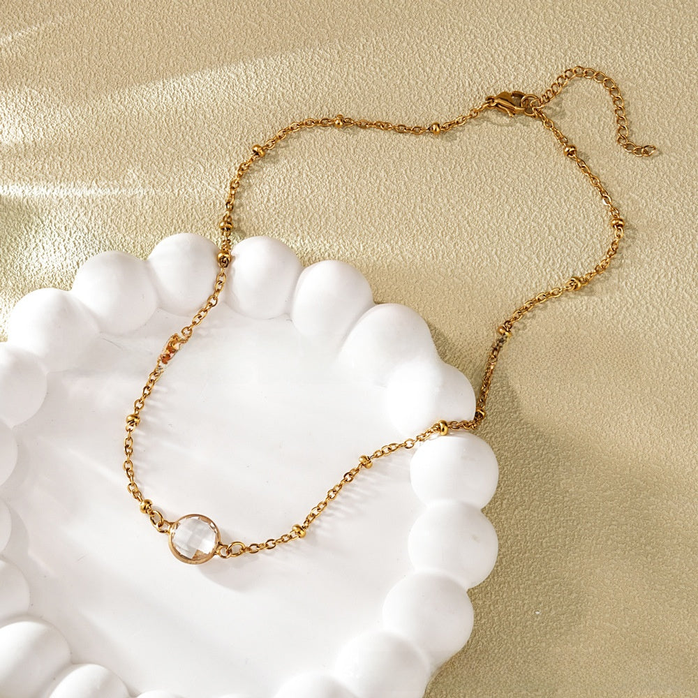 Retro Round Gold Necklace For Women With Copper Pendant And Diamond Inlay