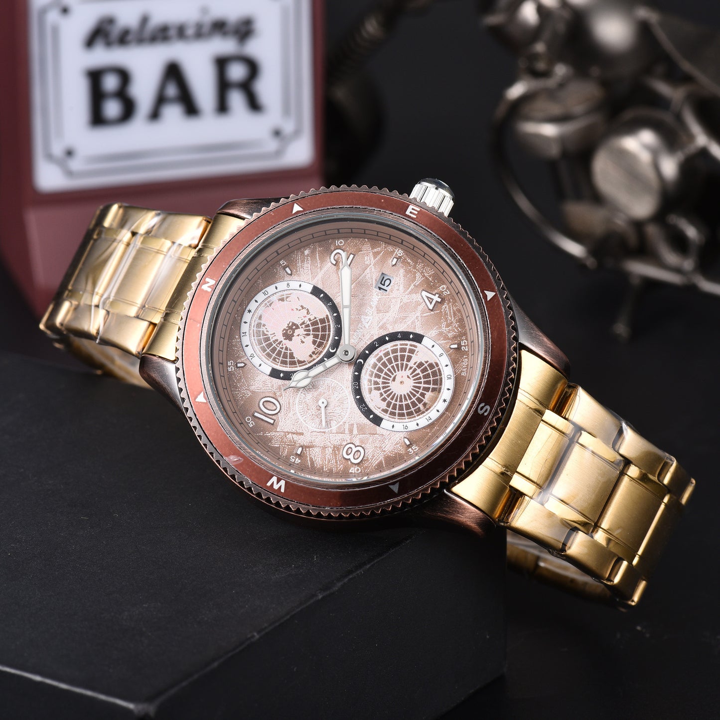 Men's Quartz Watch With Round Dial, Steel Belt Strap, Crystal Glass Mirror, And Butterfly Double Snap Buckle