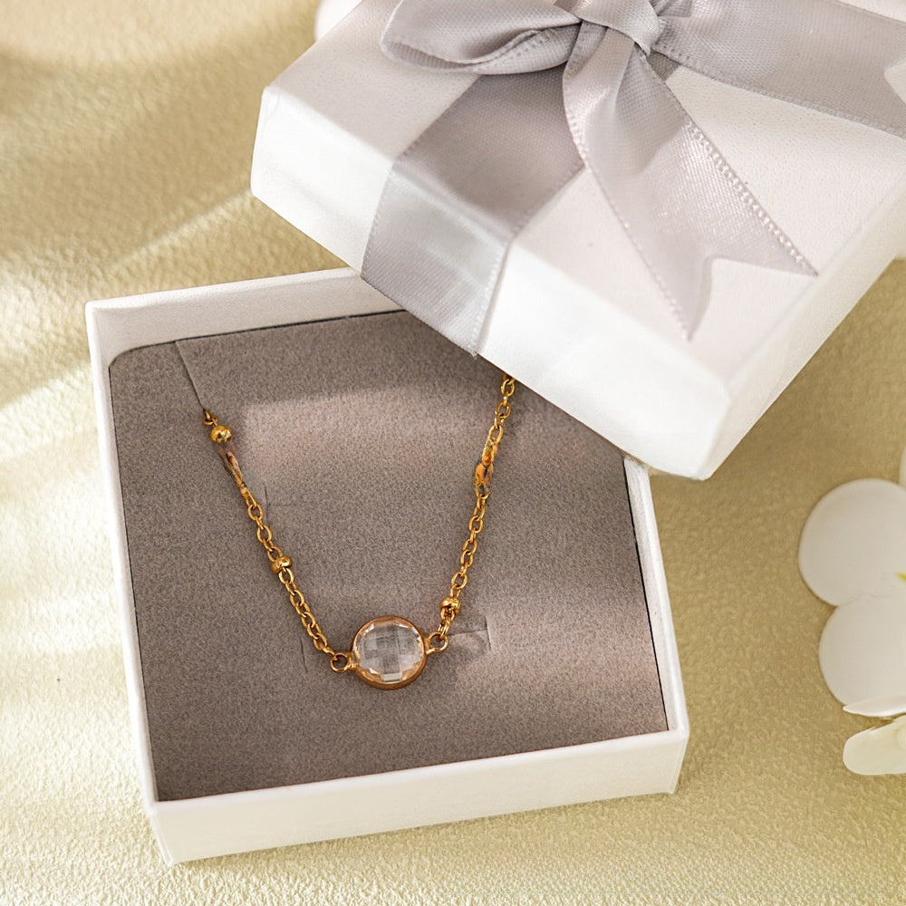 Retro Round Gold Necklace For Women With Copper Pendant And Diamond Inlay