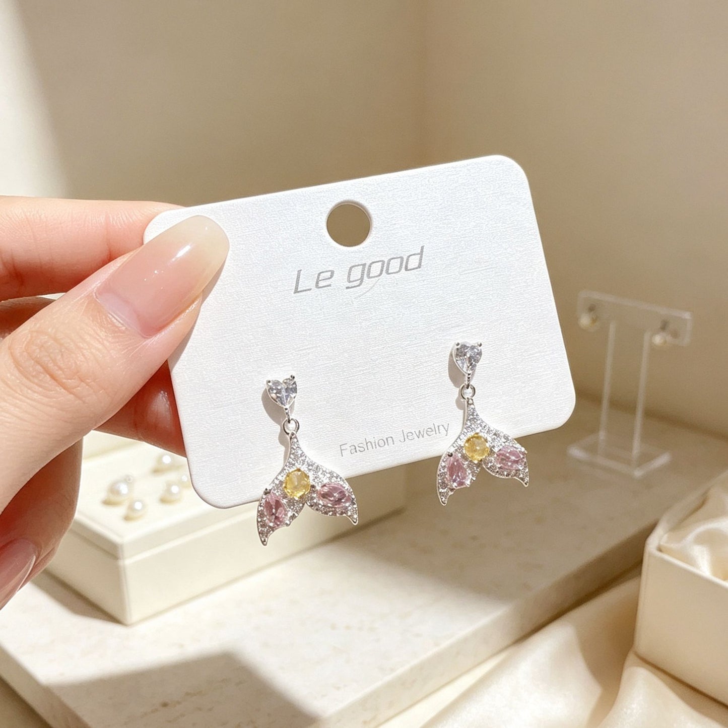 Sweet Butterfly Stud Earrings For Women In Electroplated Copper With Copper Ear Pins
