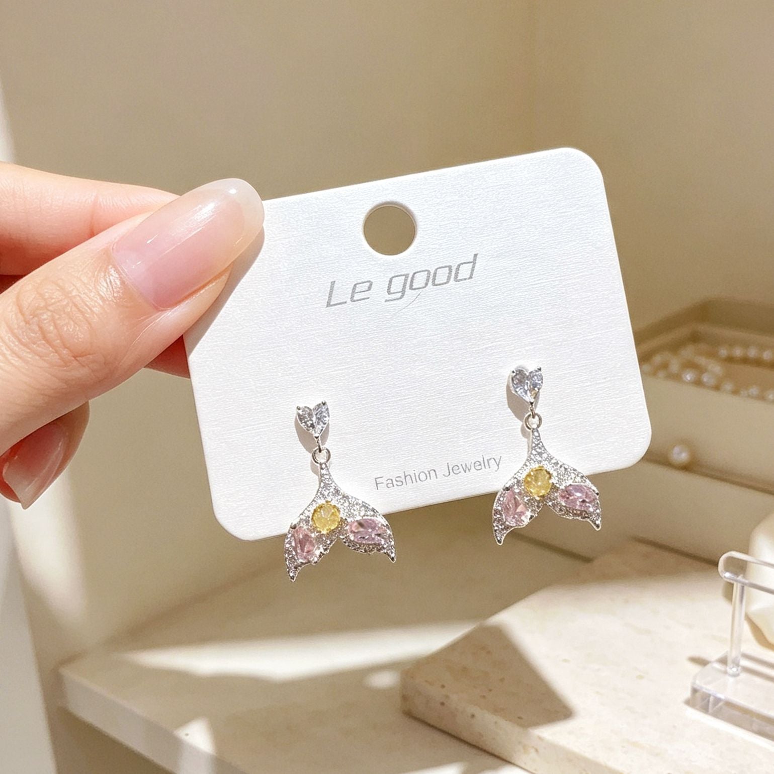 Sweet Butterfly Stud Earrings For Women In Electroplated Copper With Copper Ear Pins
