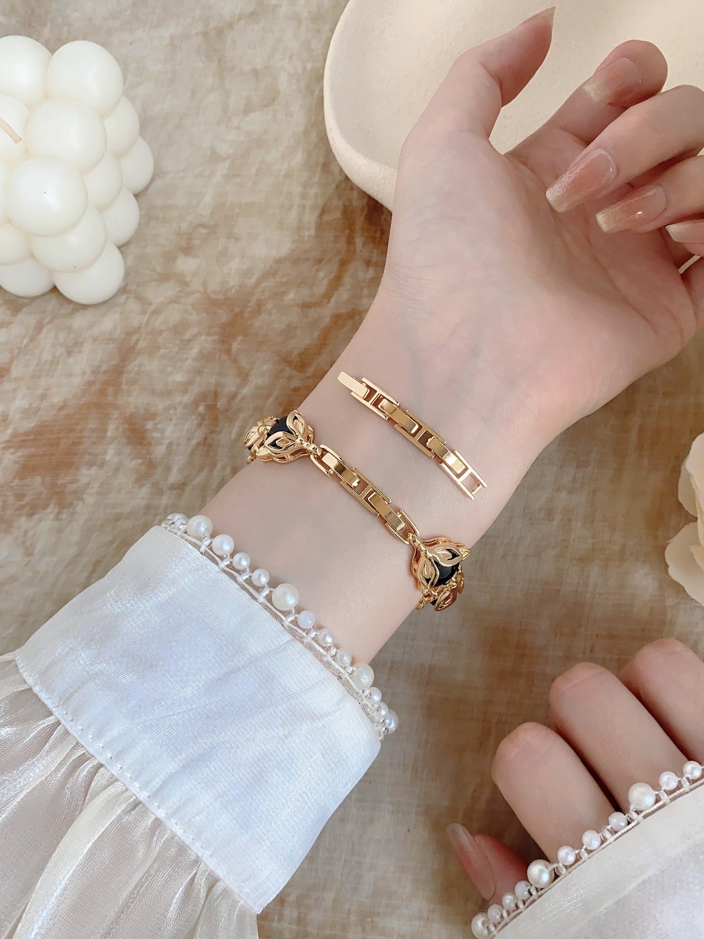 Women's Quartz Watch With Rhombus Dial Featuring Alloy Strap, Ordinary Glass Mirror, And Pointer Display