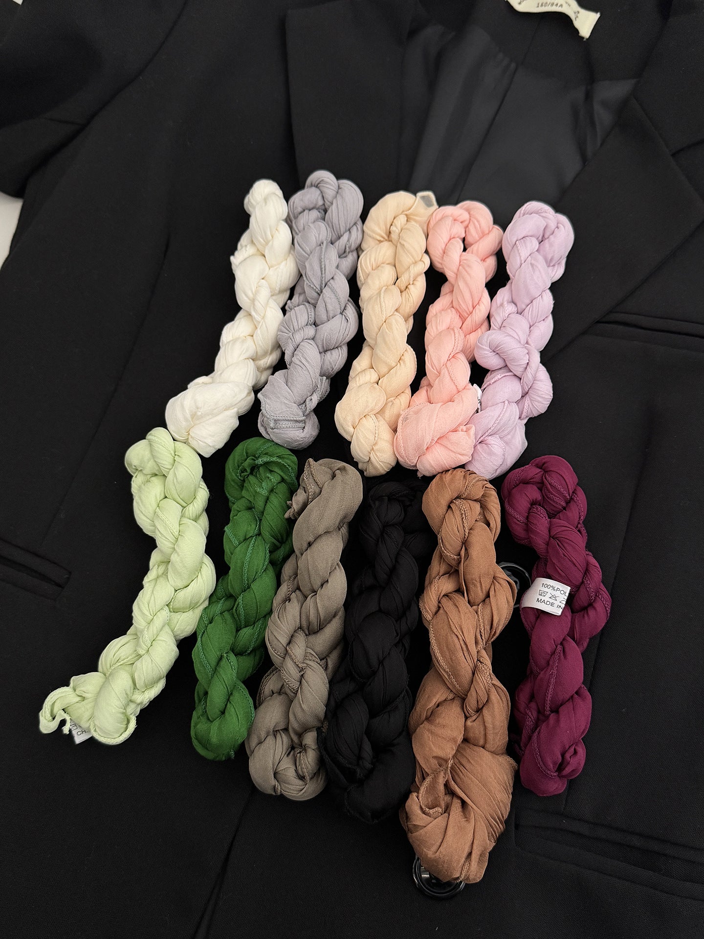 Solid Color Scarf For Women In White, Made Of Polyester, Suitable For Autumn And Winter