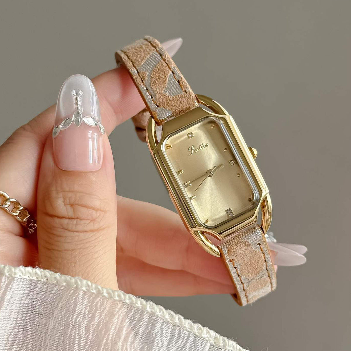 Women's Square Quartz Watch With Genuine Leather Strap And Pin Buckle, Featuring Tempered Glass Mirror
