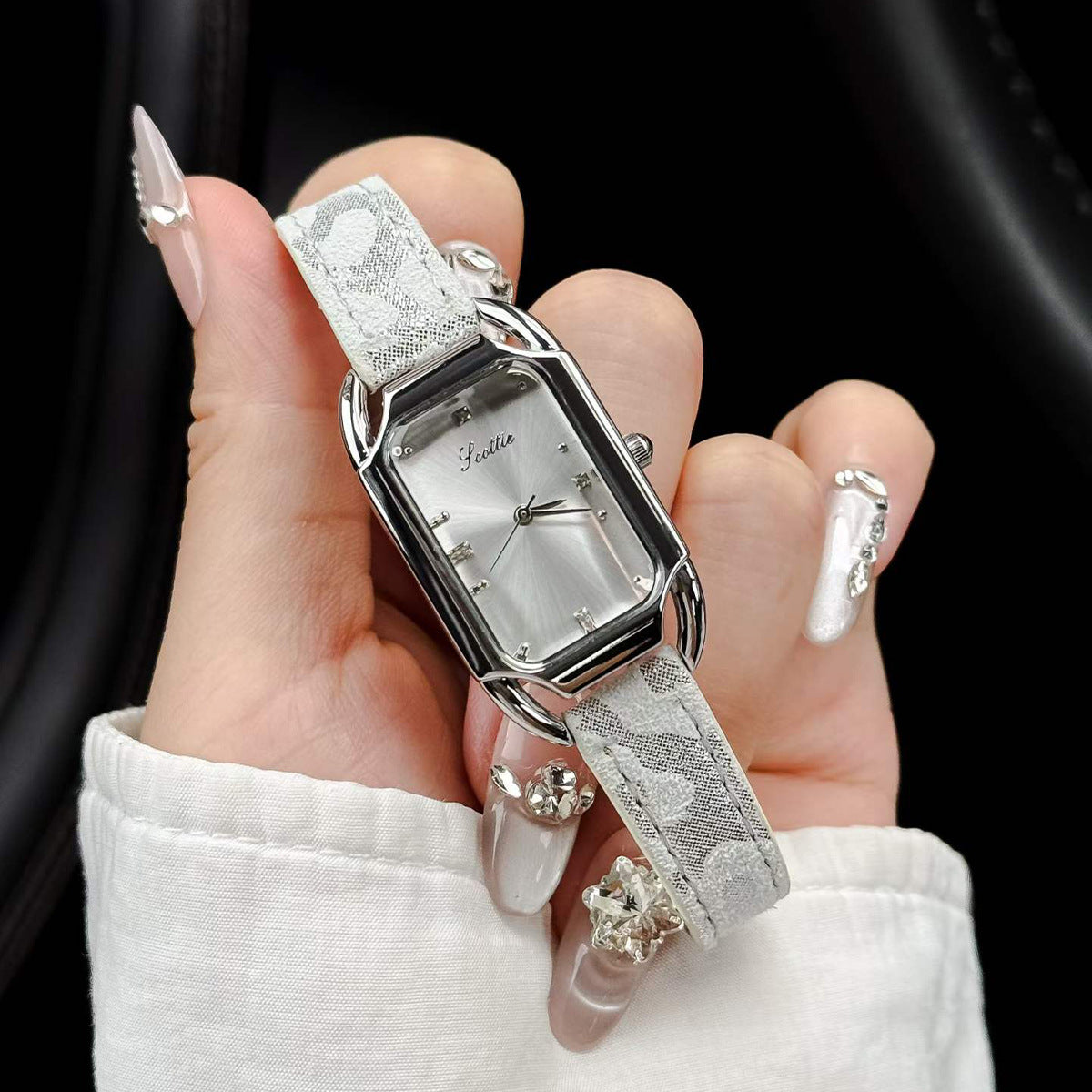 Women's Square Quartz Watch With Genuine Leather Strap And Pin Buckle, Featuring Tempered Glass Mirror