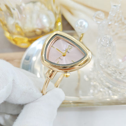 Women’s Quartz Watch With Irregular Shape Dial, Alloy Strap, Ordinary Glass Mirror, And Pointer Display