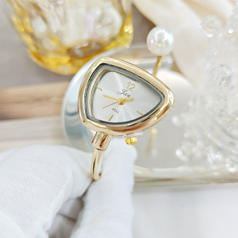 Women’s Quartz Watch With Irregular Shape Dial, Alloy Strap, Ordinary Glass Mirror, And Pointer Display