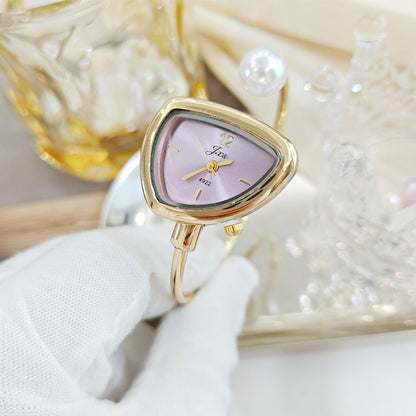 Women’s Quartz Watch With Irregular Shape Dial, Alloy Strap, Ordinary Glass Mirror, And Pointer Display