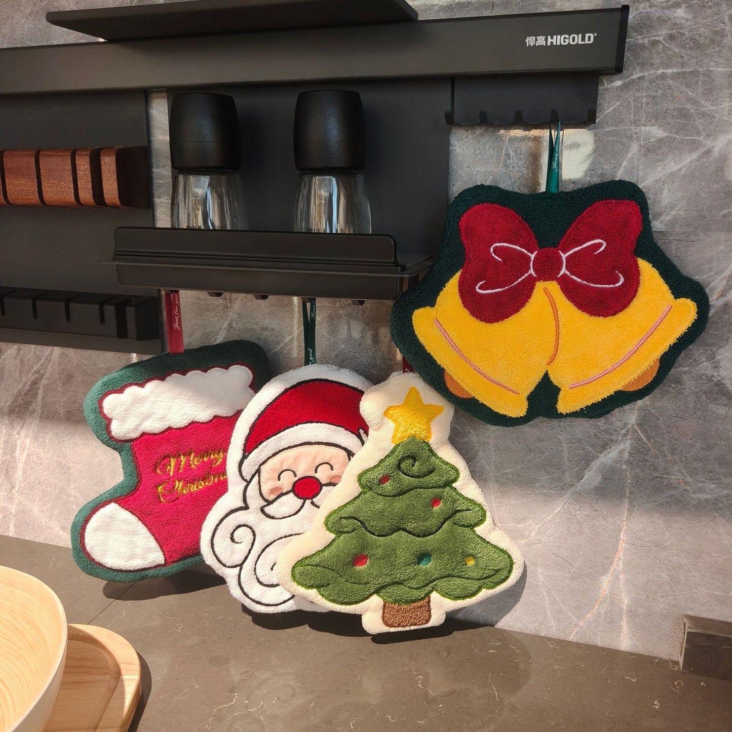 Christmas Coral Fleece Towels Featuring Santa Claus Pattern, Perfect For Holiday Hand Drying