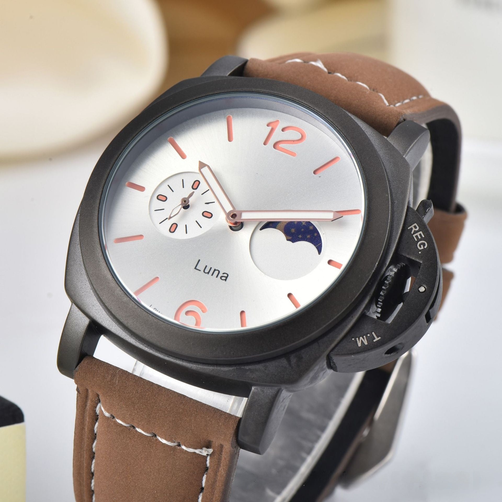 Men's Quartz Watch With Genuine Leather Strap And Pin Buckle Featuring Round Dial And Tempered Glass Mirror