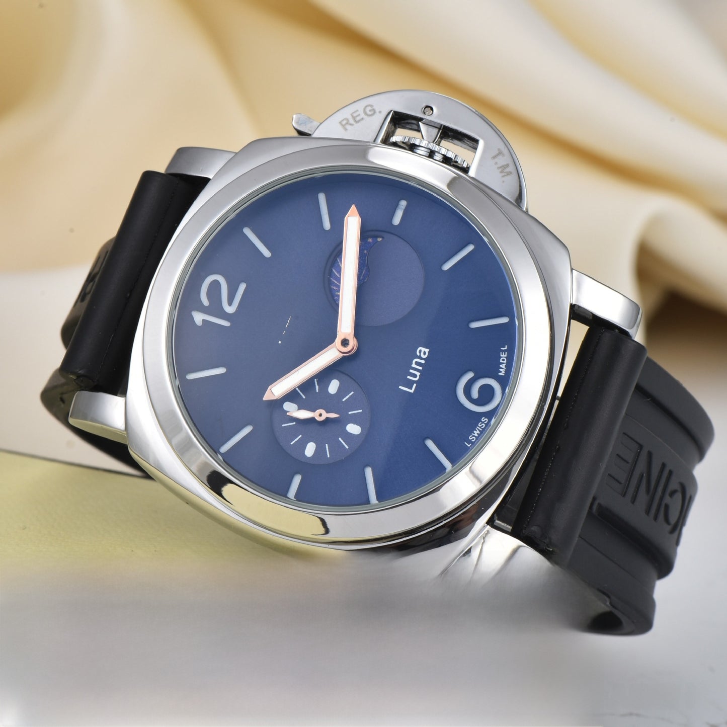 Men's Quartz Watch With Genuine Leather Strap And Pin Buckle Featuring Round Dial And Tempered Glass Mirror