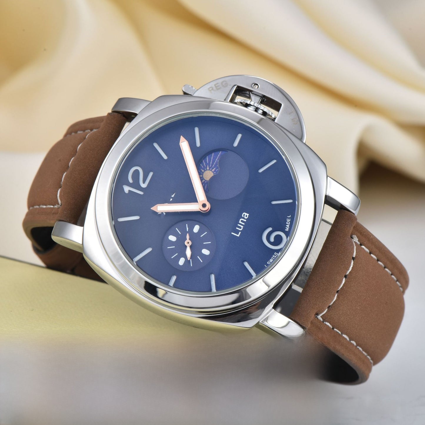 Men's Quartz Watch With Genuine Leather Strap And Pin Buckle Featuring Round Dial And Tempered Glass Mirror