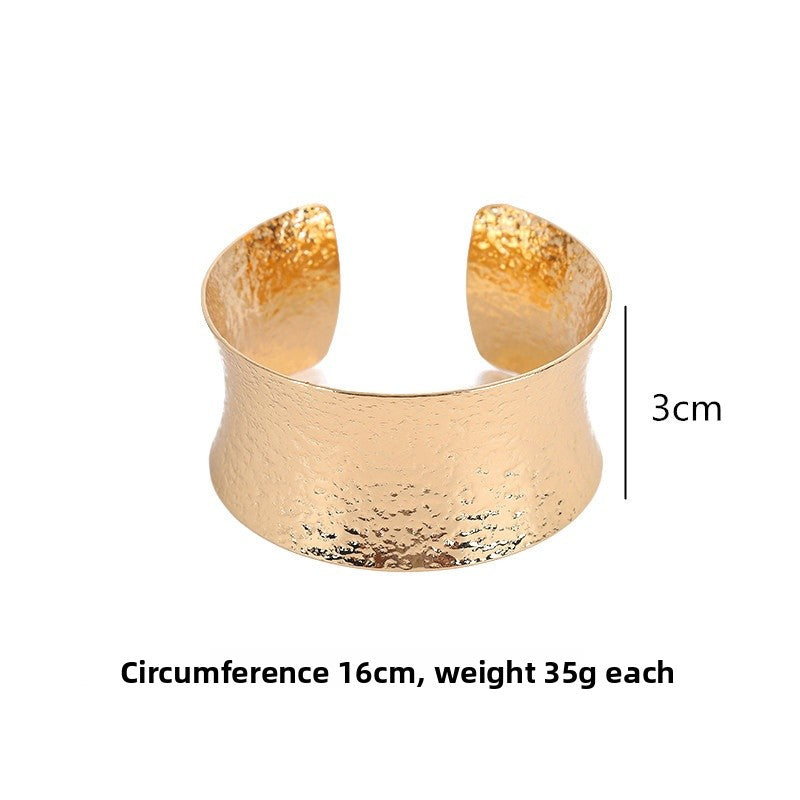 Retro Round Hammered Bangle In Gold, Electroplated With Real Gold Plated Copper Plastic