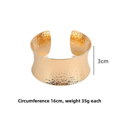 Retro Round Hammered Bangle In Gold, Electroplated With Real Gold Plated Copper Plastic