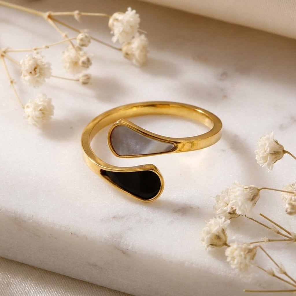 Geometric Electroplated Rings For Women In 304 Stainless Steel With 18K Real Gold PVD Coating And Shell Inlay