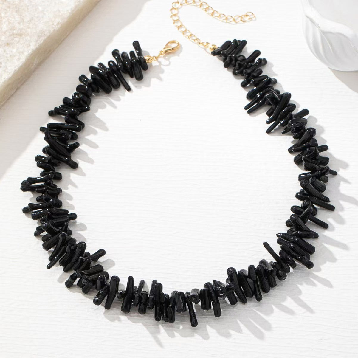 Handmade Cute Geometric Acrylic Choker Necklace For Women With 0.03µm Thick Handmade Chain