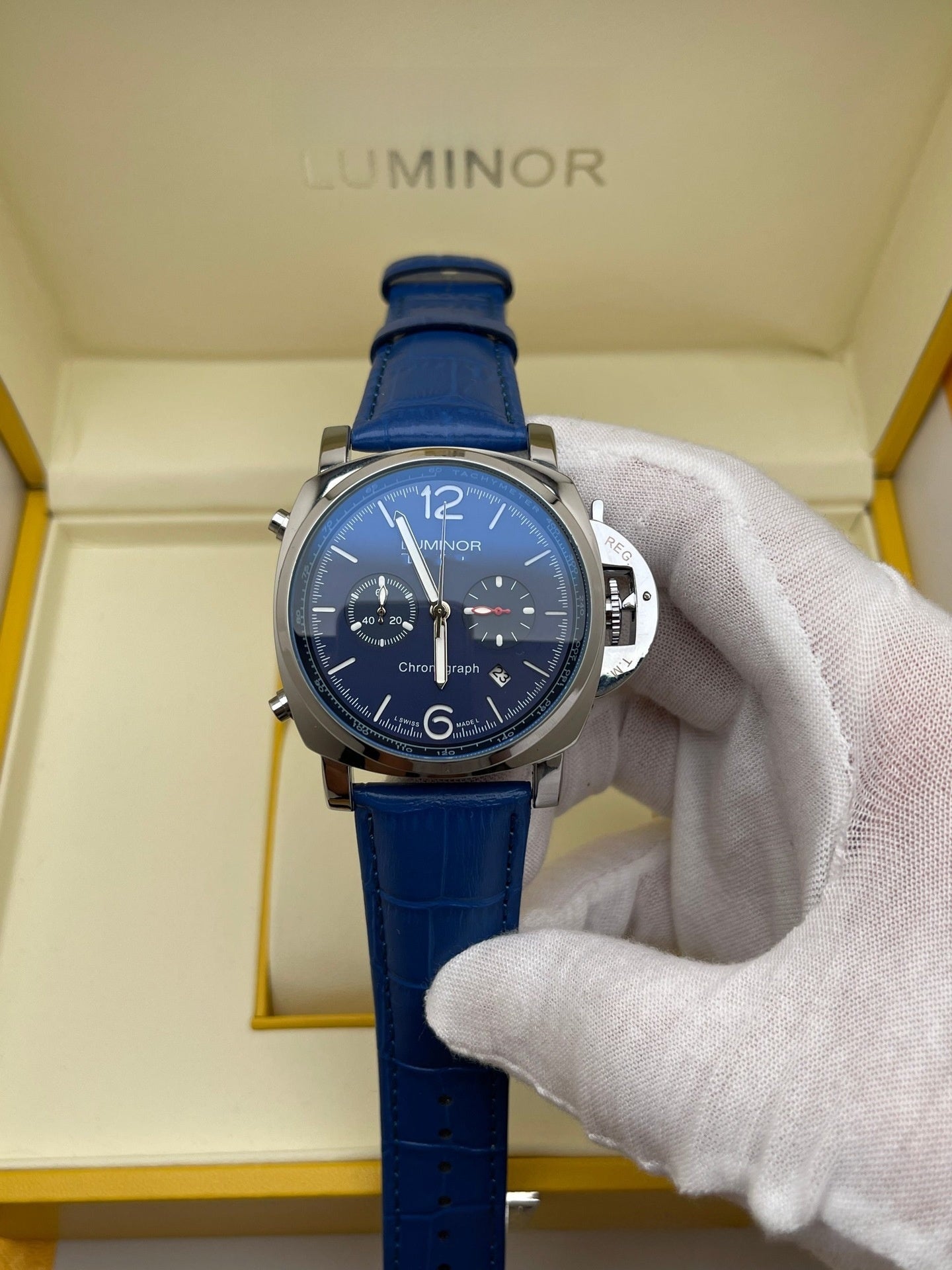 Men's Quartz Watch With Round Dial, Tempered Glass Mirror, Pointer Display, Imitation Leather Strap, And Pin Buckle