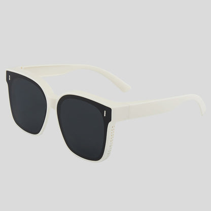 Unisex Square Full Frame Sunglasses With PC Lens Material In Dyed Black For Spring And Summer