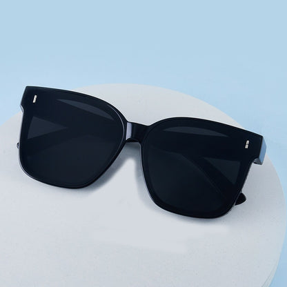 Unisex Square Full Frame Sunglasses With PC Lens Material In Dyed Black For Spring And Summer