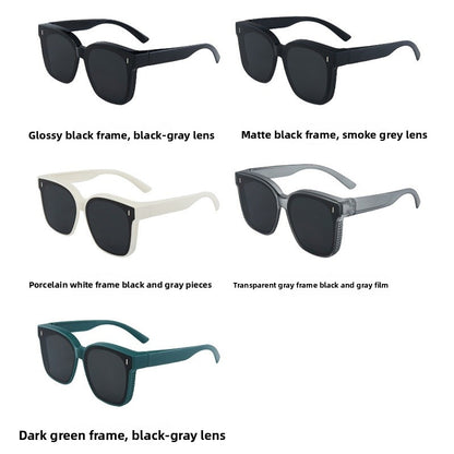 Unisex Square Full Frame Sunglasses With PC Lens Material In Dyed Black For Spring And Summer