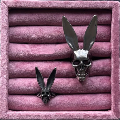Unisex Vintage Style Skull Ring In Dyed Black Zinc Alloy, Perfect For Spring Wear