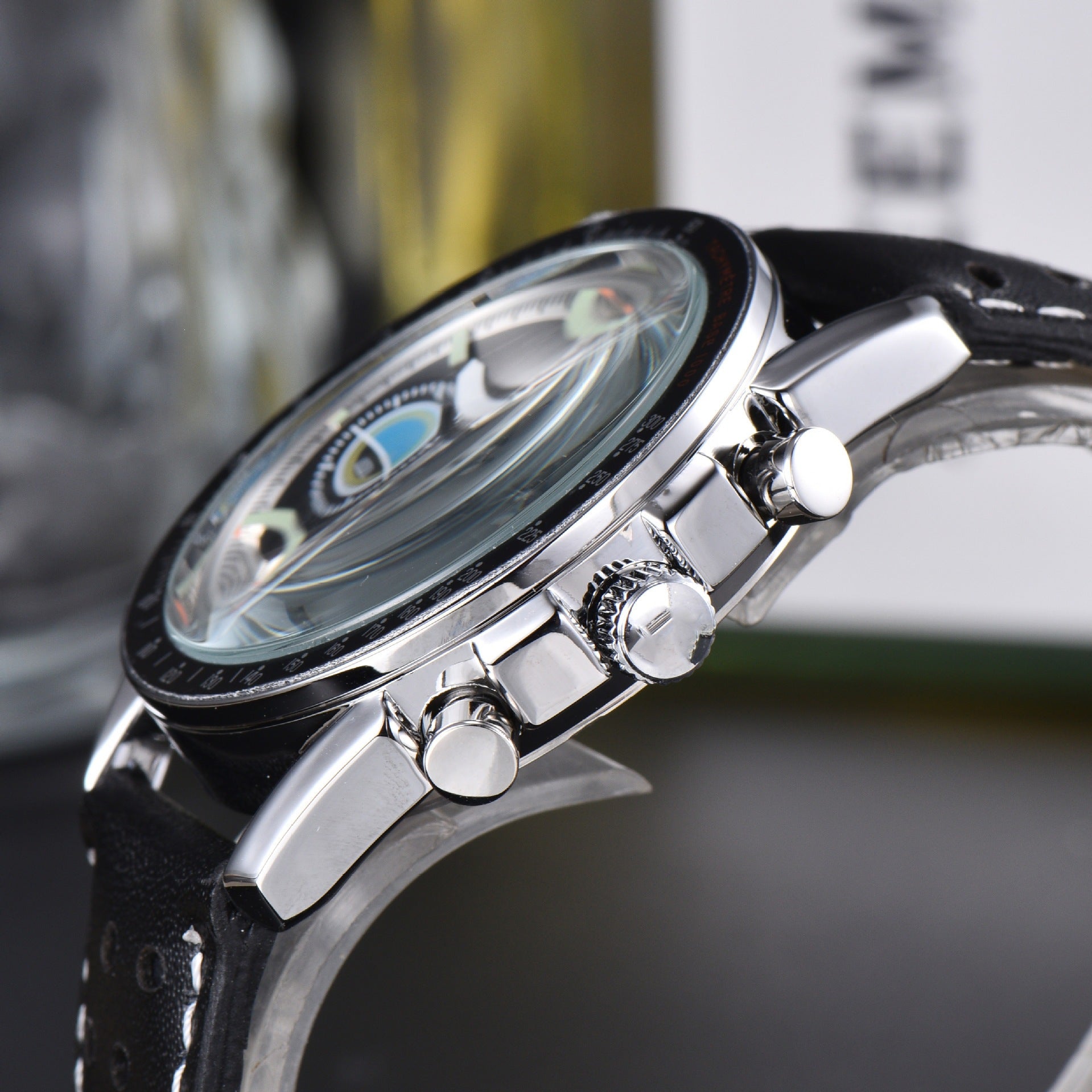 Men's Quartz Watch With Stainless Steel Strap And Horseshoe Buckle, Round Dial Featuring Ordinary Glass Mirror And Pointer Display