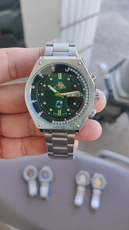 Men's Quartz Watch With Round Dial Featuring Tempered Glass And Alloy Strap With Single Folding Buckle