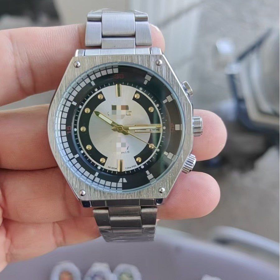 Men's Quartz Watch With Round Dial Featuring Tempered Glass And Alloy Strap With Single Folding Buckle