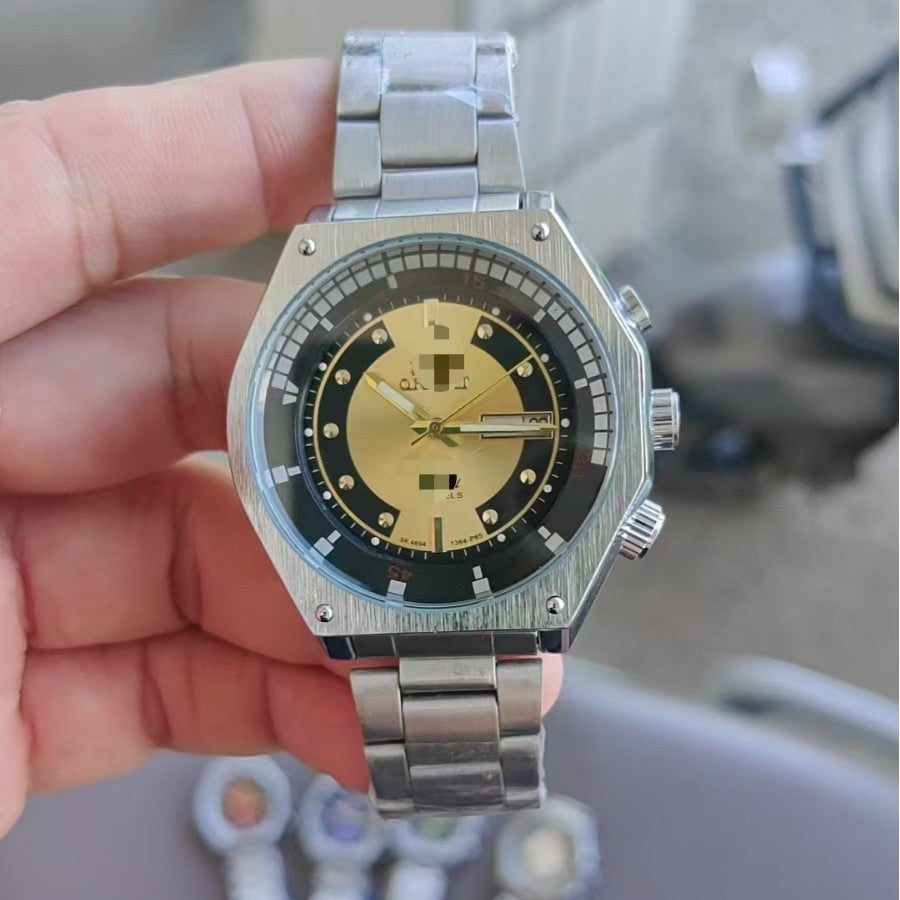 Men's Quartz Watch With Round Dial Featuring Tempered Glass And Alloy Strap With Single Folding Buckle