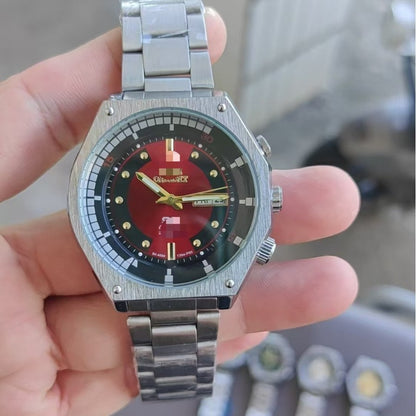 Men's Quartz Watch With Round Dial Featuring Tempered Glass And Alloy Strap With Single Folding Buckle