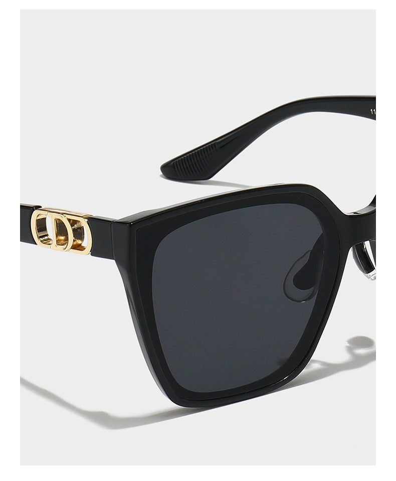 Unisex Square Full Frame Sunglasses With PC Lens Material In Dyed Black For Spring And Summer