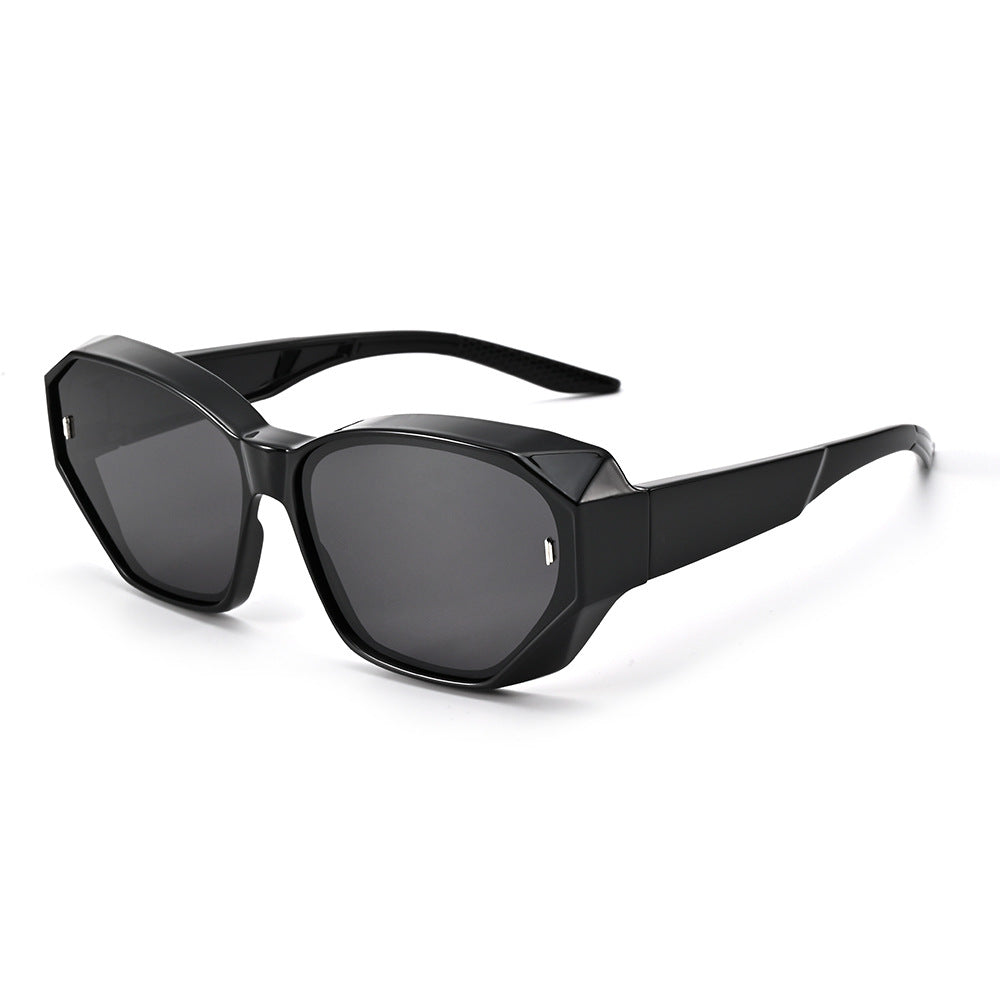 Unisex Polygons Sunglasses With Tac Lens Material In Dyed Black, Perfect For Beach Wear