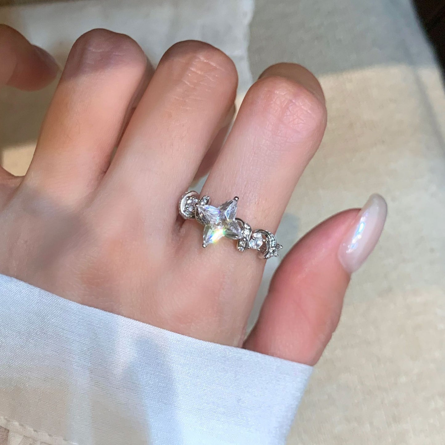 Novelty Star Ring For Women Handmade Alloy Ring With Zircon Inlay