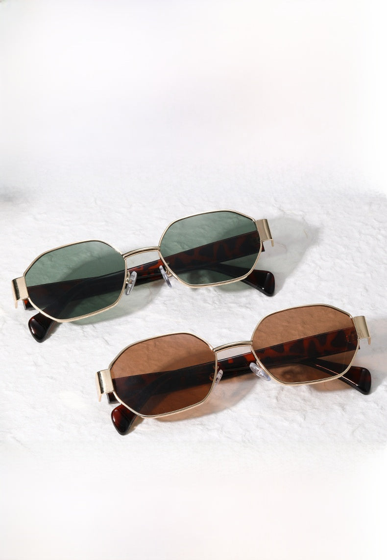 Unisex Full Frame Polygons Sunglasses With PC Lens Material In Gold, Perfect For Summer