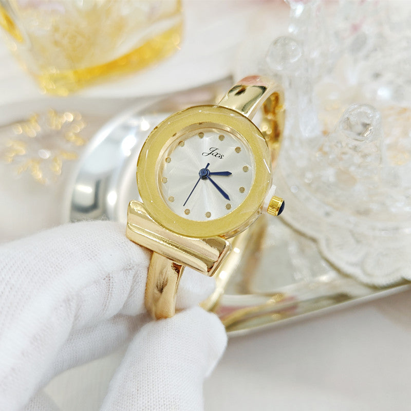 Women’s Quartz Watch With Alloy Strap, Round Dial Featuring Ordinary Glass Mirror And Pointer Display
