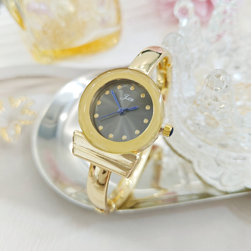 Women’s Quartz Watch With Alloy Strap, Round Dial Featuring Ordinary Glass Mirror And Pointer Display