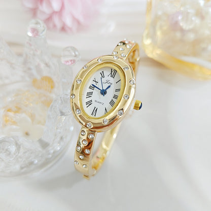 Women's Oval Dial Quartz Watch With Alloy Strap Featuring Ordinary Glass Mirror And Pointer Display