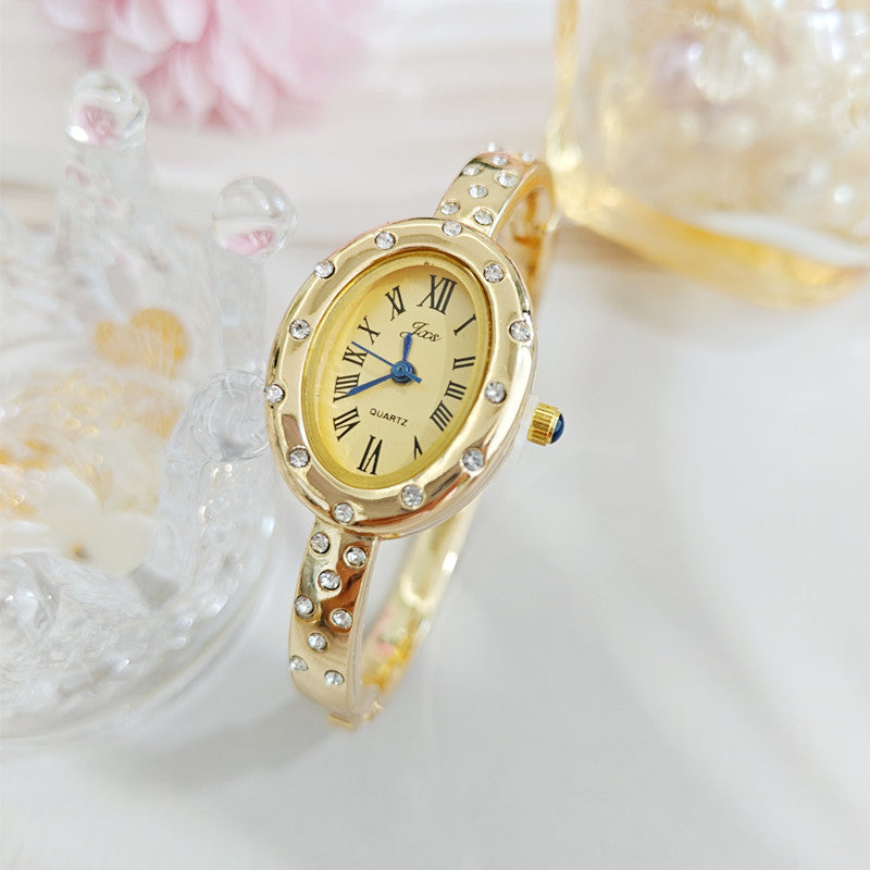 Women's Oval Dial Quartz Watch With Alloy Strap Featuring Ordinary Glass Mirror And Pointer Display