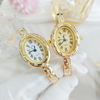 Women's Oval Dial Quartz Watch With Alloy Strap Featuring Ordinary Glass Mirror And Pointer Display